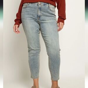 3080 NWT Herizon Suzi Mid Rise Skinny Jeans Color: White Water Sz 20W